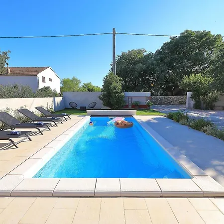 Antona Шибеник