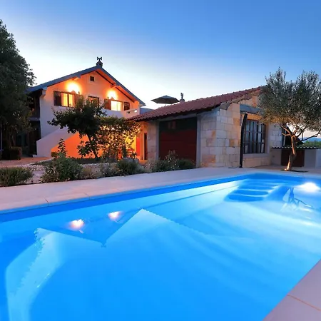 Дом отдыха Antona Шибеник