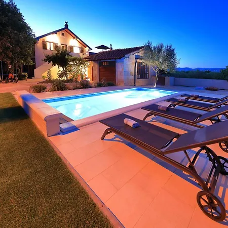 Дом отдыха Antona *