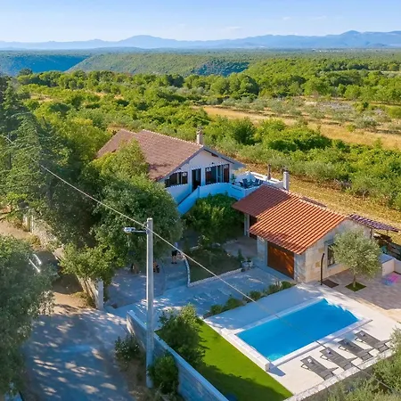 Дом отдыха Antona *