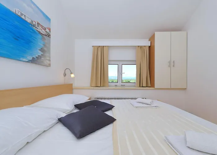 Antona Nyaraló Šibenik